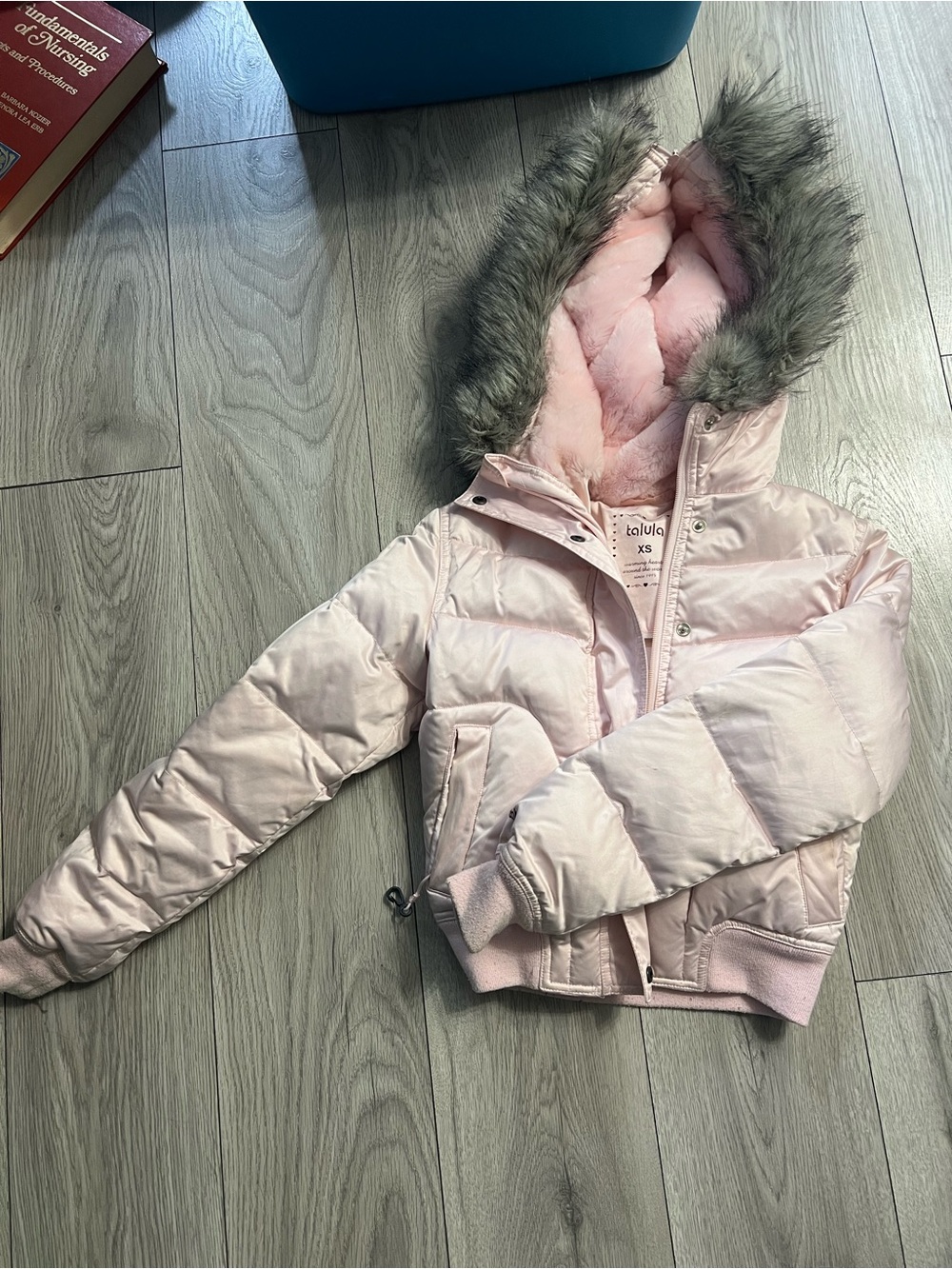 Rare Aritzia Talula vintage ' Light Pink Puffer Jacket with Faux Fur Hood - XS